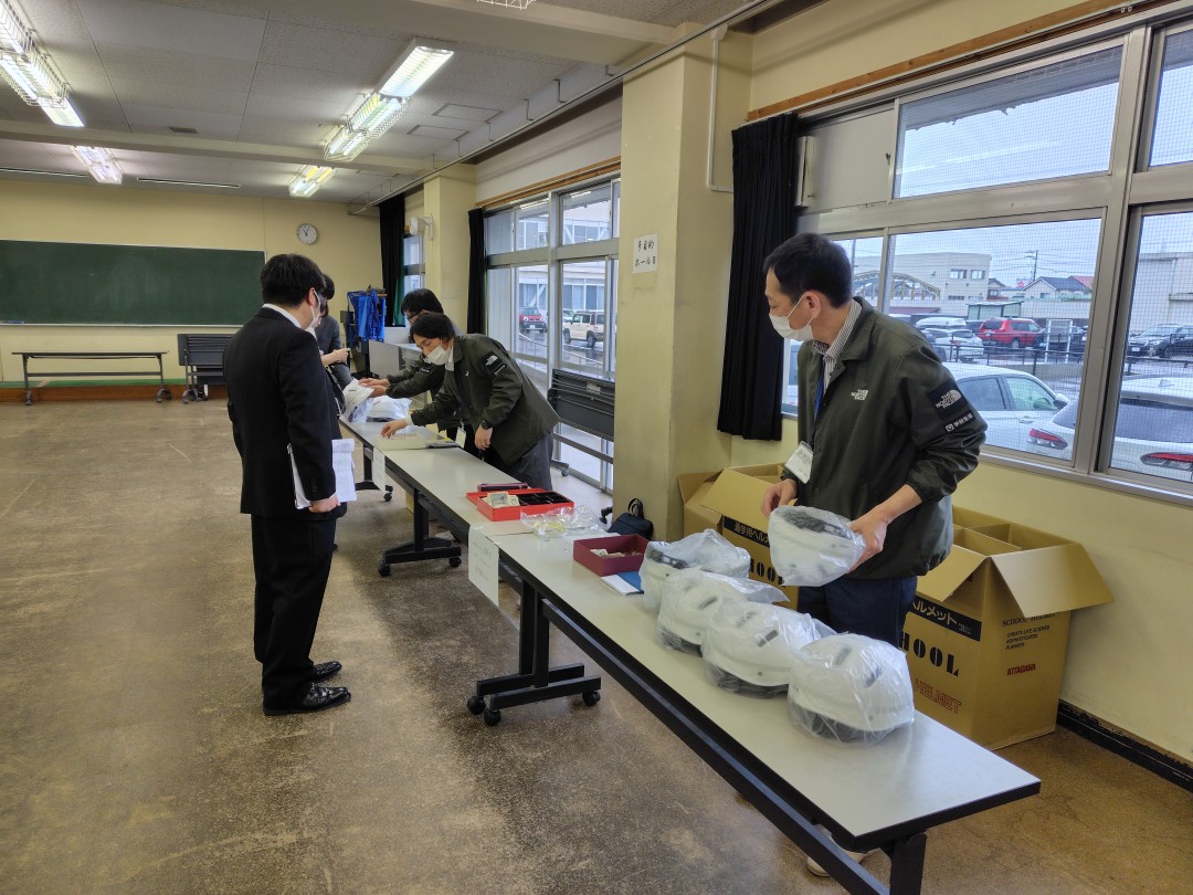 ヘルメット販売の様子です！！